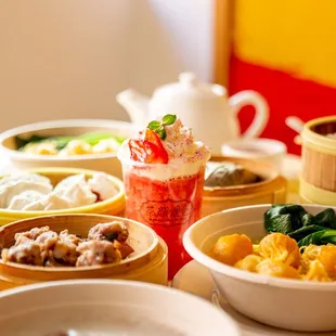 Hei La Moon x China Modern Tea Shop
