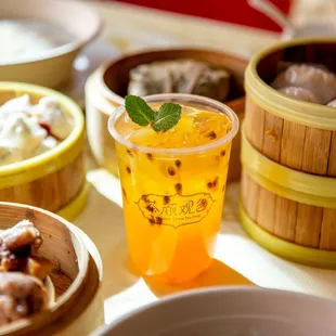 Hei La Moon x China Modern Tea Shop