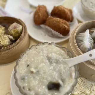Congee W/ Pork & Preserved Eggs