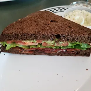BLTA on pumpernickel