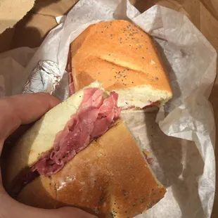Corned beef sandwich with mustard