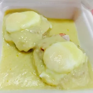Heidi's eggs Benedict! I like it a lot, yum yumm  lol