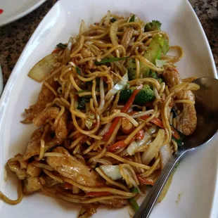 Chicken lo mein