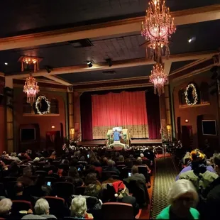 Organ show before White Christmas