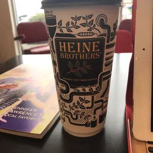 The quality coffee cup with thickness and comfortable holding.