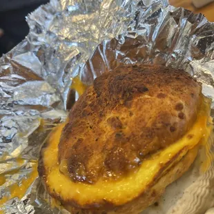 Biscuit Sandwich Bacon &amp; Cheddar