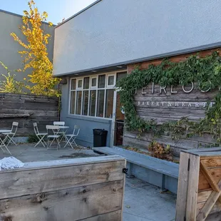 outdoor seating area