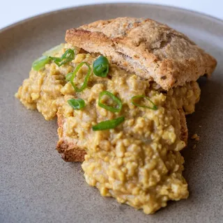 Curry Tofu Gravy and Biscuit