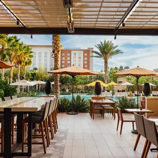 Dining room with Indoor and Outdoor seating