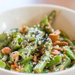Charred Green Beans, Ginger, Snap Peas, Carrots, Crispy Cashews