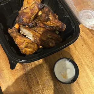 The world&apos;s smallest sauce for 6 wings...