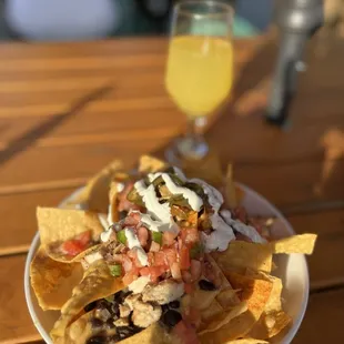 Nachos and mimosa