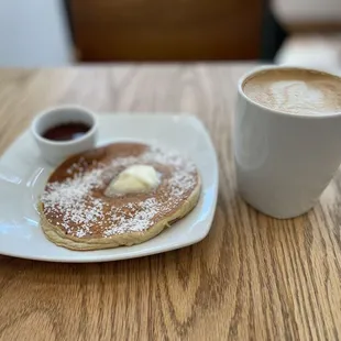 Buttermilk pancake, latte