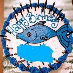 Beautiful birthday cake (funfetti inside)