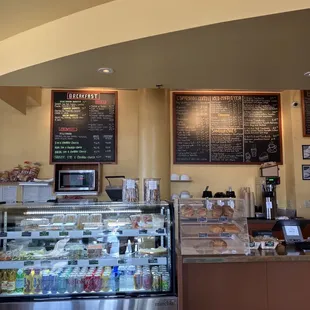 Menu:  Breakfast, lunch dinner , desserts, fresh Juices &amp; Smoothies