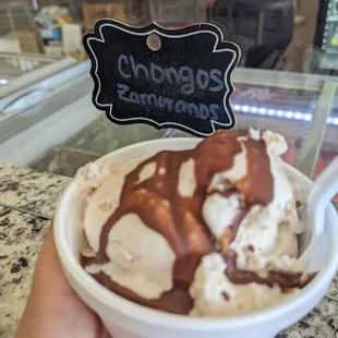 Nieve deliciosa de chongos zamoranos. Clean place and great service. Great variety.