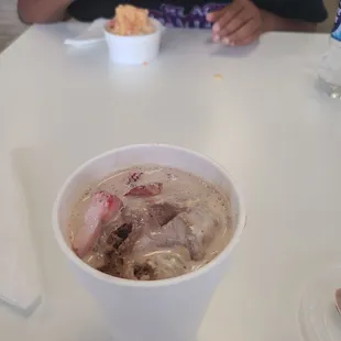 Fresas con crema with a scoop of chocolate ice cream