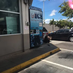 There&apos;s a water and ice machine OUTSIDE the store for purchase. Good to know when the stores are all busy.