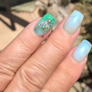 Helen does a beautiful job!  So friendl, courteous and professional!