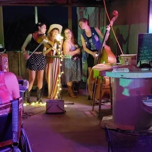 Live Music Saturday!