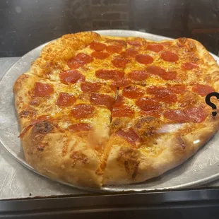 12"inch pepperoni pizza