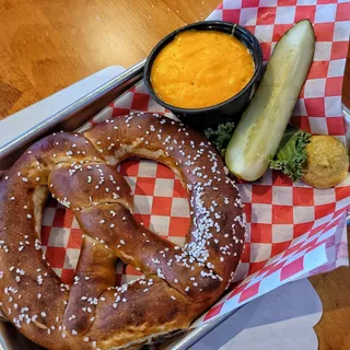 Helgas 5oz. Pretzel with Beer Cheese