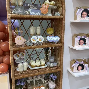 Dessert display