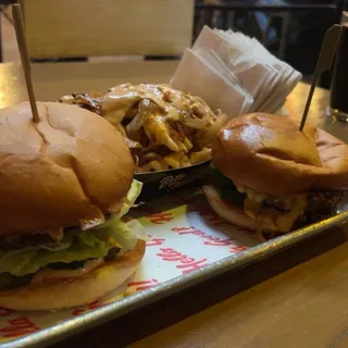 Hella Chili Cheese Burger