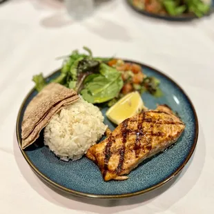 Salmon plate @colorful.eats