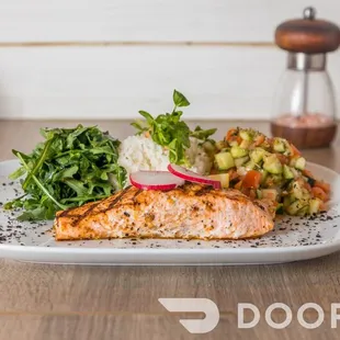 SALMON PLATE