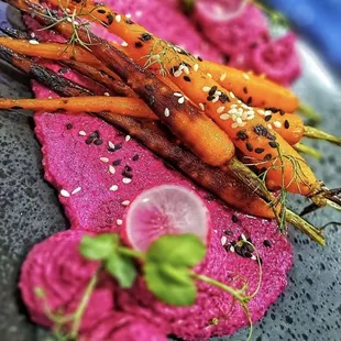 Beet hummus