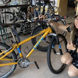 The BEST new bike shop in Tucson! They completely redid my mother-in-law&apos;s vintage mountain bike ‍ It looks sensational!