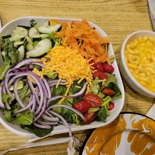 Salad and Mac n cheese sides