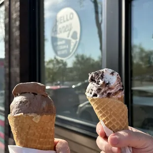 dutch chocolate &amp; brownie fudge ice cream