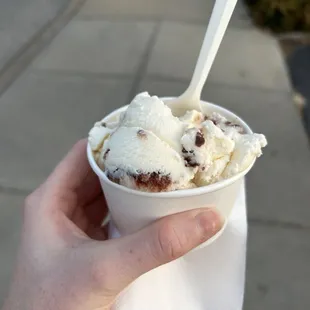 Brownie cream ice cream. One scoop