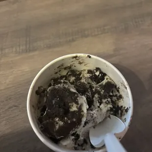 vegan cookies and cream, so good!! had so many cookie pieces which was incredible!!