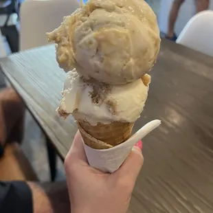 Apple crumble and honey banana