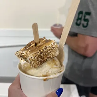 Single Scoop of Banana Honeycomb with Toasted Marshmallow