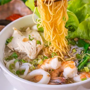 Vietnamese Ramen (Mi Dac Biet)