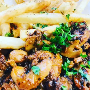 Sautéed lamb with mushrooms