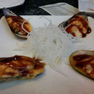 A1. Baked Green Mussels(4pcs)