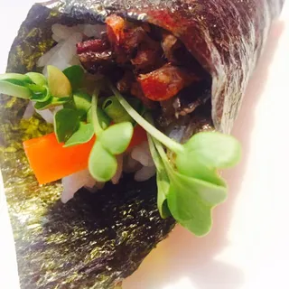 salmon skin hand roll