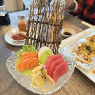 food, sushi and sashimi, sushi, sashimi