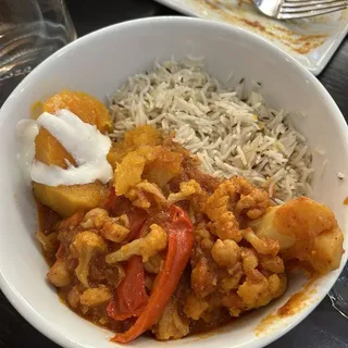 Cauliflower and Chickpeas Bowl