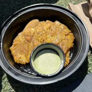 Tostones w/ garlic sauce