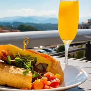 Rooftop Breakfast at Hemingway&apos;s Cuba