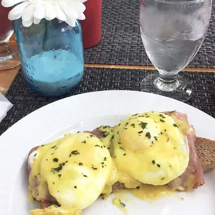 Eggs Benedict