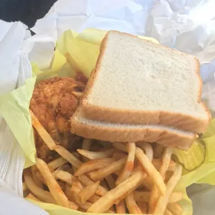 3 piece with fries and peppers/pickles.
