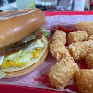 Cheeseburger and Tots