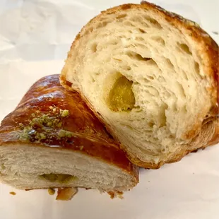 Pistachio Croissant